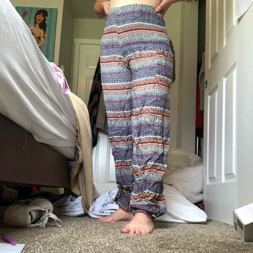 Patterned pants - Picture 2 of 3